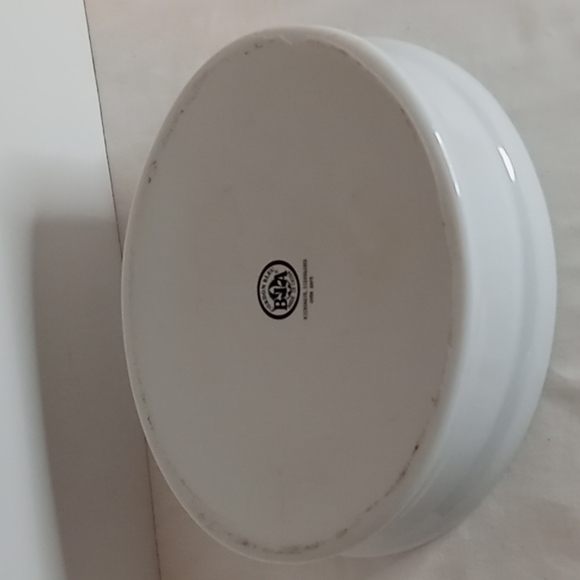 Cordon Bleu White Oven/Microwave/Dishwasher Safe Covered Duck Casserole Dish - Picture 8 of 11